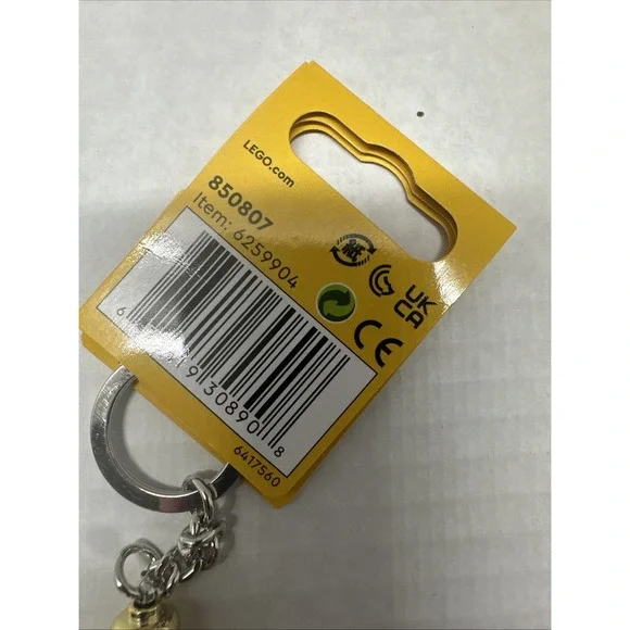 LEGO - Gold Mini Figure Key Chain - Picture 4 of 4